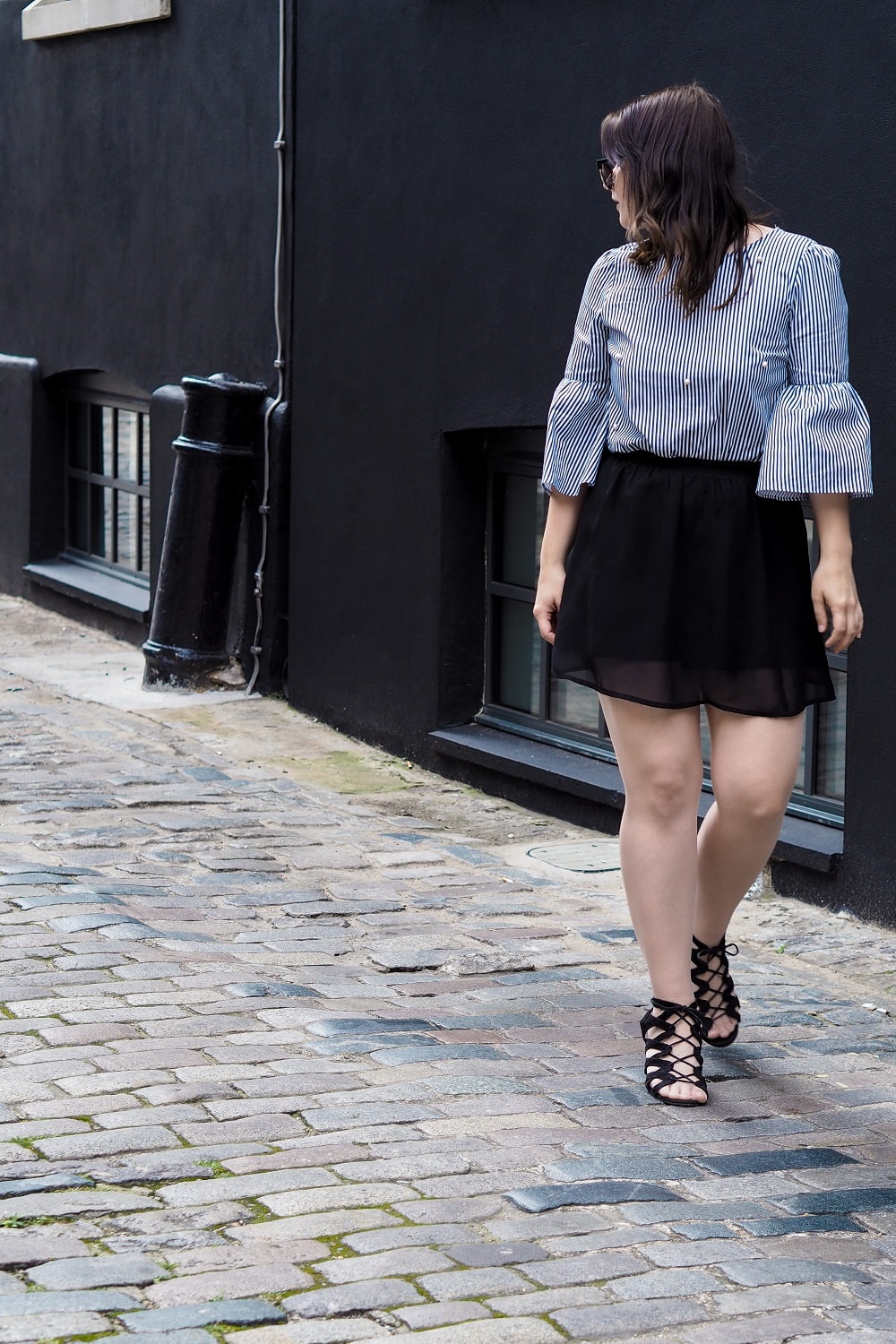 Black & Pearls | So stylst du einen Basic-Rock & 5 Outfitideen
